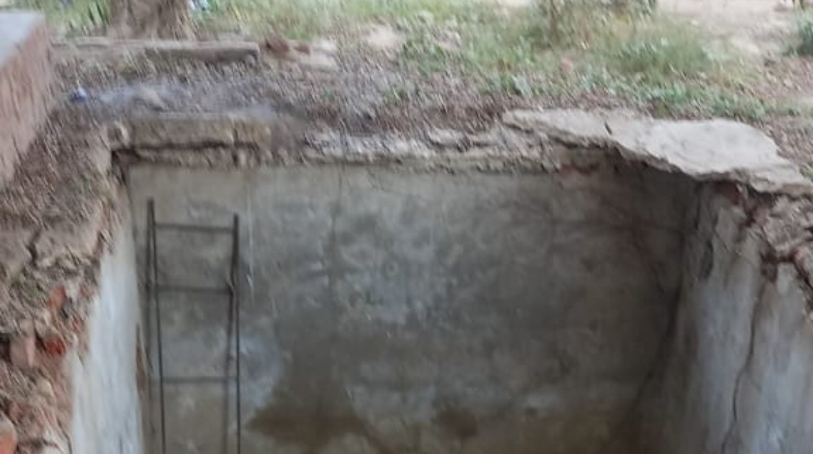  انهيار خزان صرف صحي داخل مدرسة بالصف