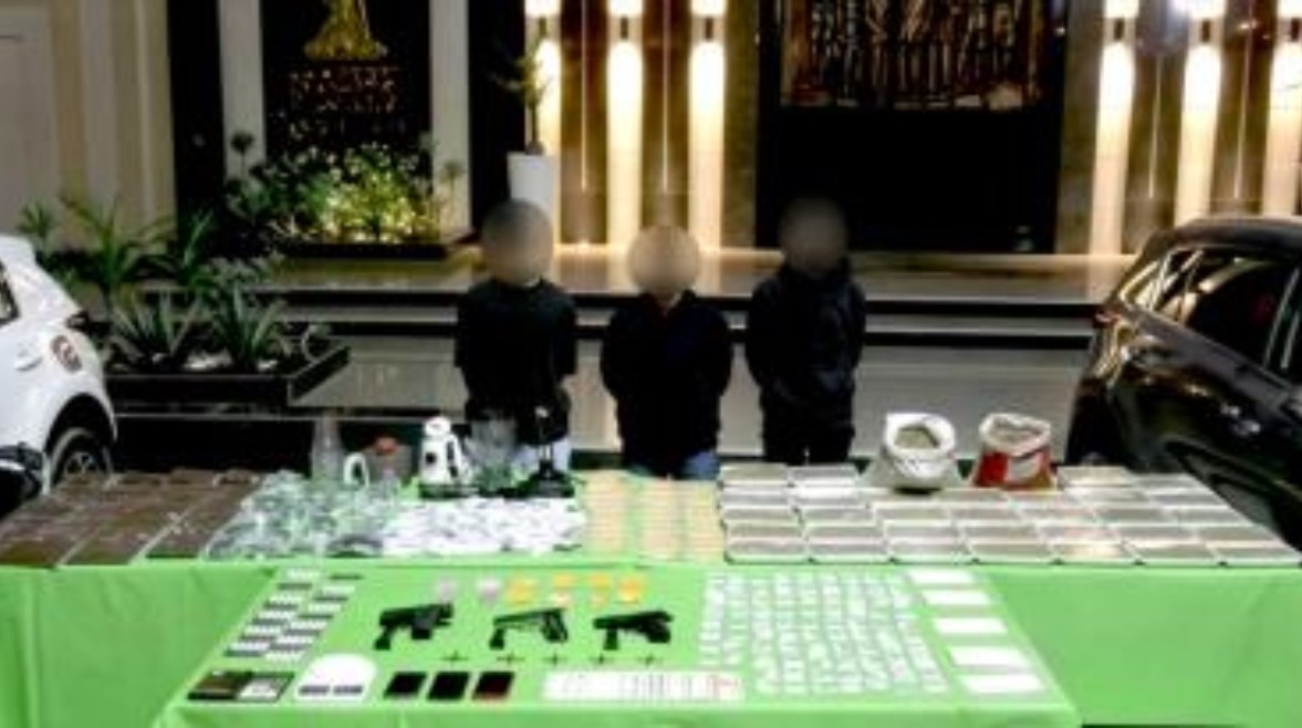 المتهمون والمضبوطات