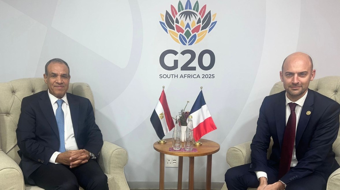 وزير الخارجية المصري ونظيره الفرنسي