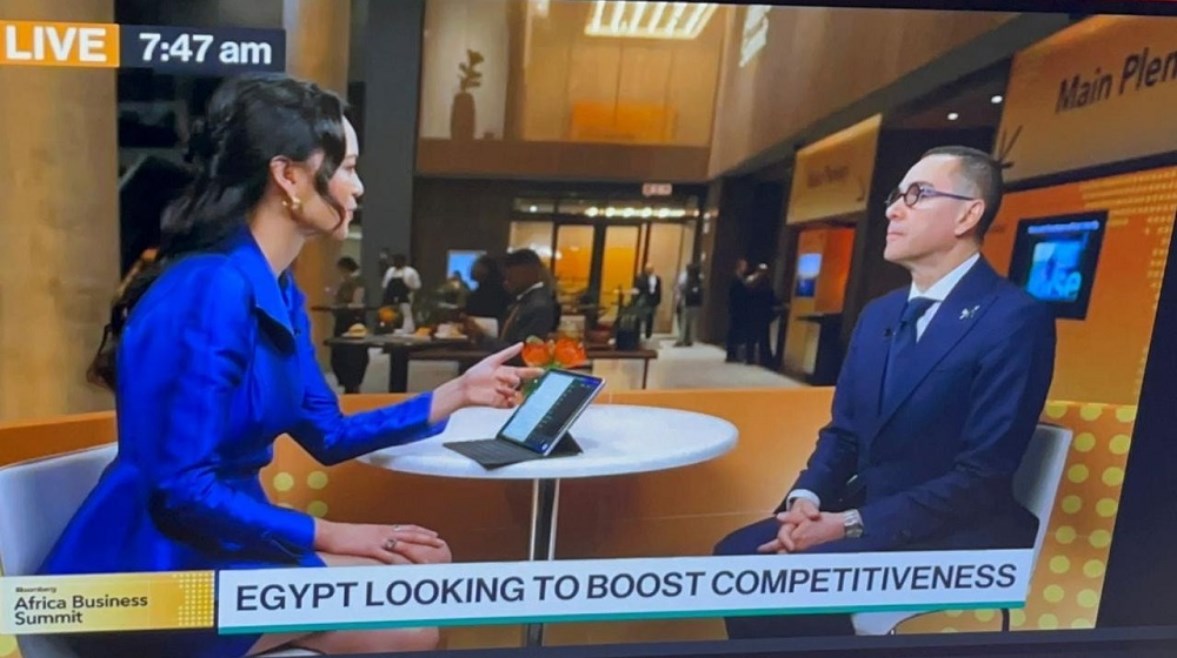 وزير الاستثمار والتجارة الخارجية، حسن الخطيب