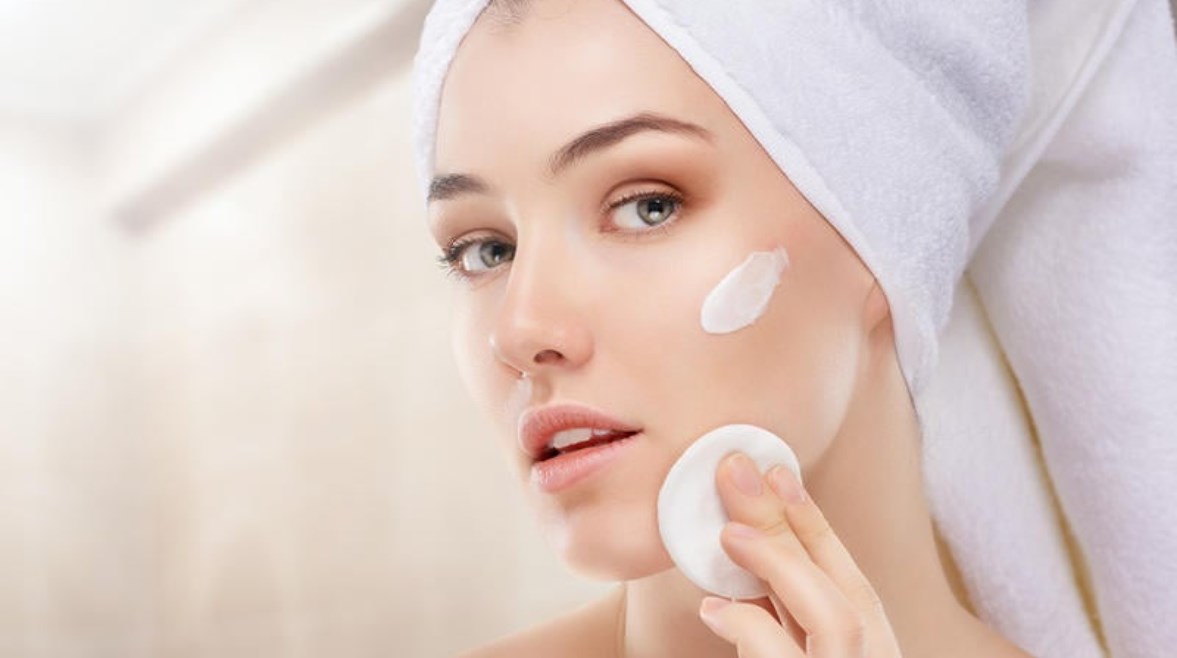 العناية بالبشرة