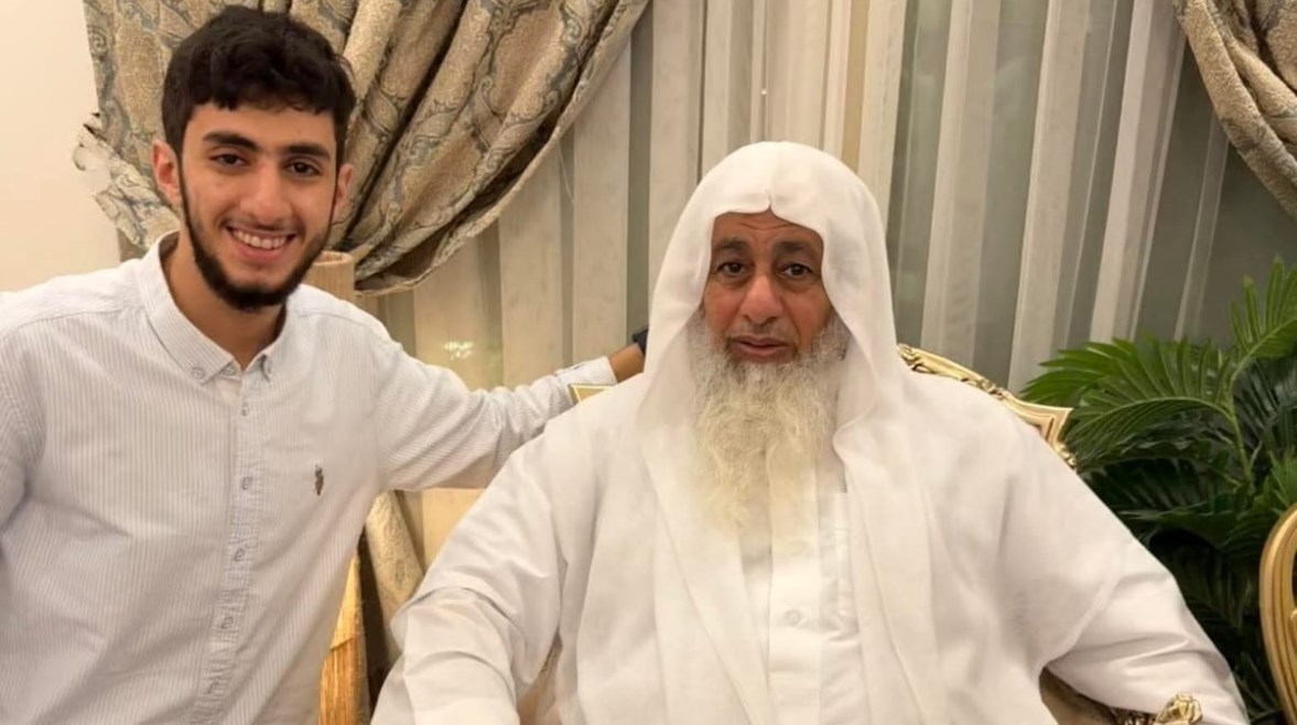  الشيخ مصطفى العدوي في أول ظهور بعد إخلاء سبيلة