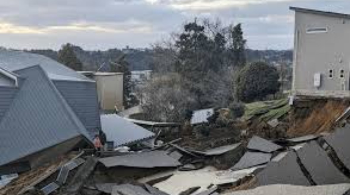 زلزال بقوة 6.7 درجة ريختر يضرب سواحل اليابان وسط تحذيرات من تسونامي