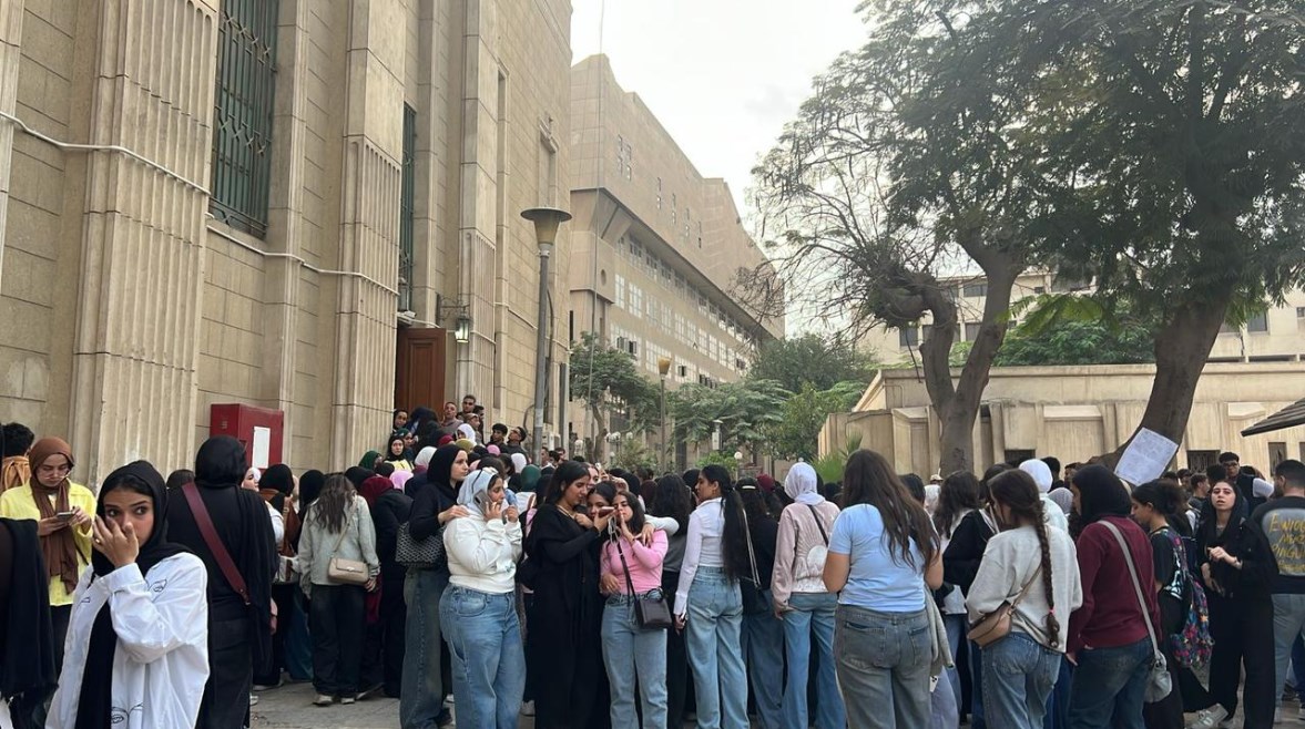 منع طلاب تجارة إنجليزي من امتحان الميدتيرم