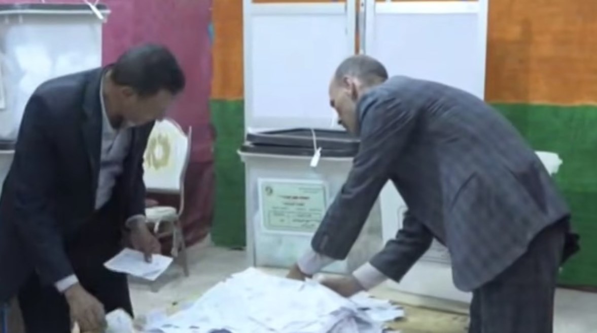 بدء فرز الأصوات بإحدى اللجان