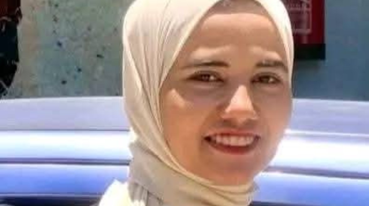 الطالبة الراحله