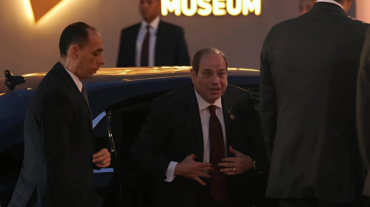 الرئيس عبد الفتاح السيسي الرئيس عبد الفتاح السيسي