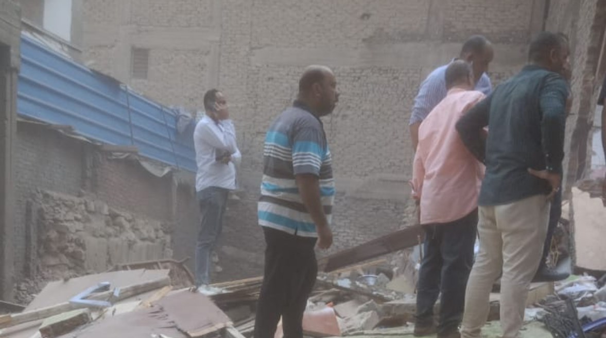 جانب من الانهيار 