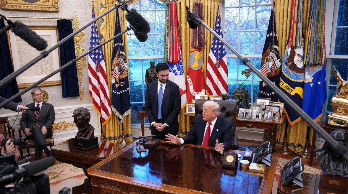 الرئيس الأمريكي دونالد ترامب مع عمدة نيويورك زهران ممداني