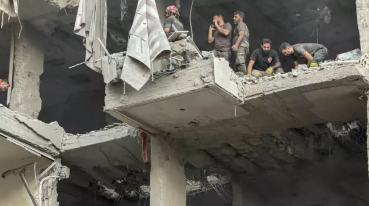 أدت غارة إسرائيلية يوم الأحد إلى مقتل القائد العسكري الأعلى لحزب الله وأربعة أعضاء آخرين في الجماعة المسلحة (فرانس 24)