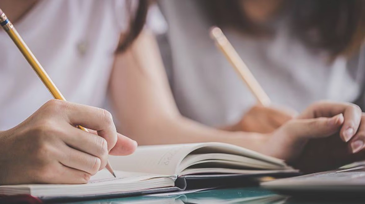 مراجعة شهر نوفمبر للصف الأول الإعدادي لغة عربية 2025-2026