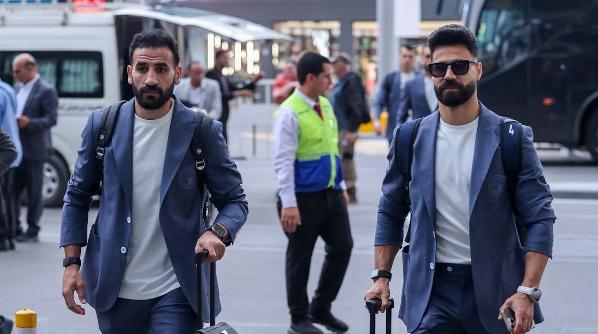 بعثة بيراميدز تغادر مطار القاهرة 