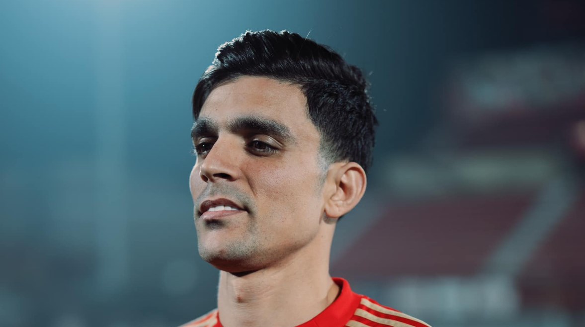 نجم النادي الأهلي أشرف بن شرقي