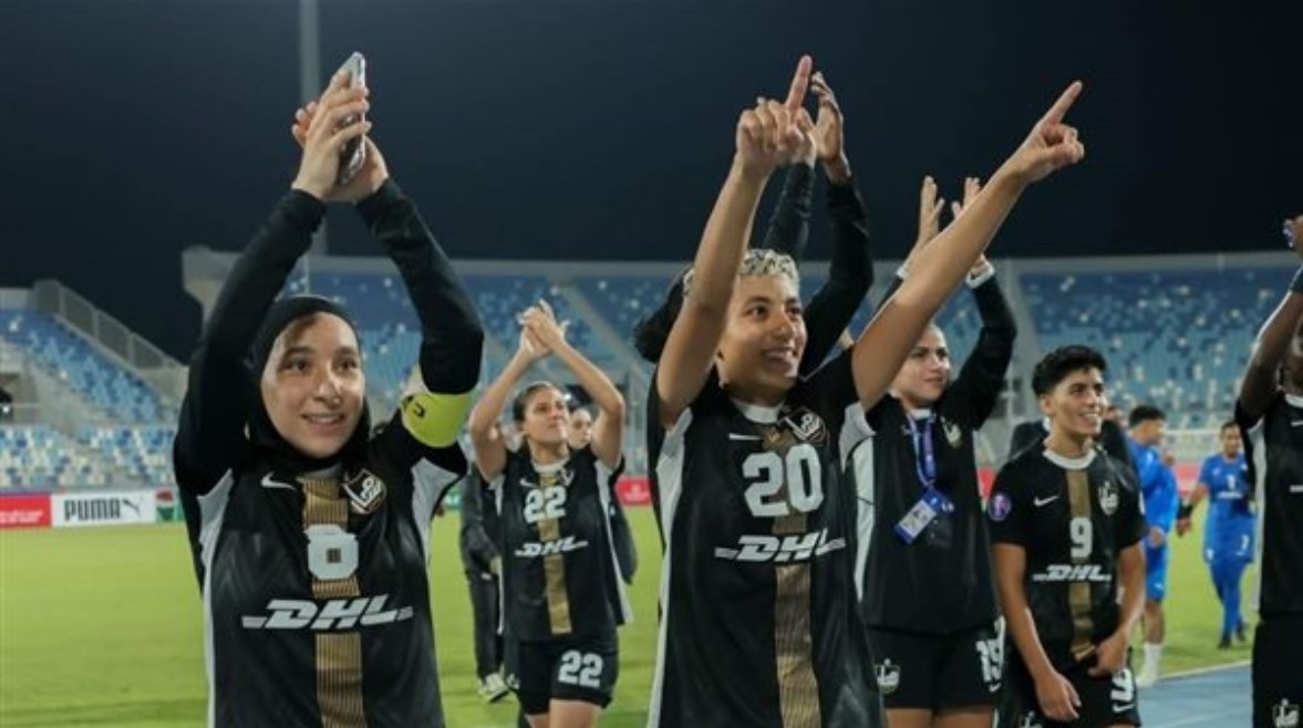 فريق مسار كرة القدم النسائية 