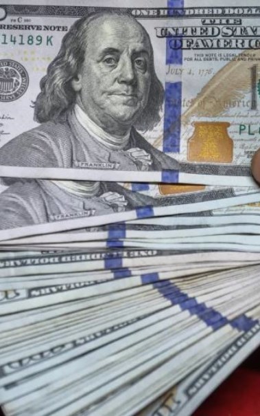 سعر صرف الدولار أمام الجنيه اليوم