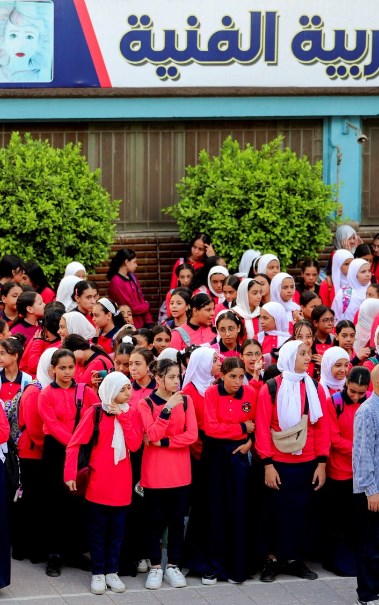 طلاب في مدرسة