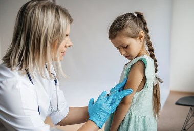 لقاح كورونا للأطفال