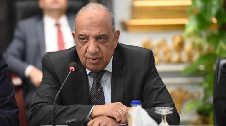 وزير الكهرباء والطاقة المتجددة، محمود عصمت