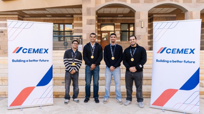 الفريق الفائز بالمركز الأول