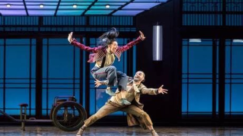 يقام العرض على خشبة مسرح الأوبرا الجديدة