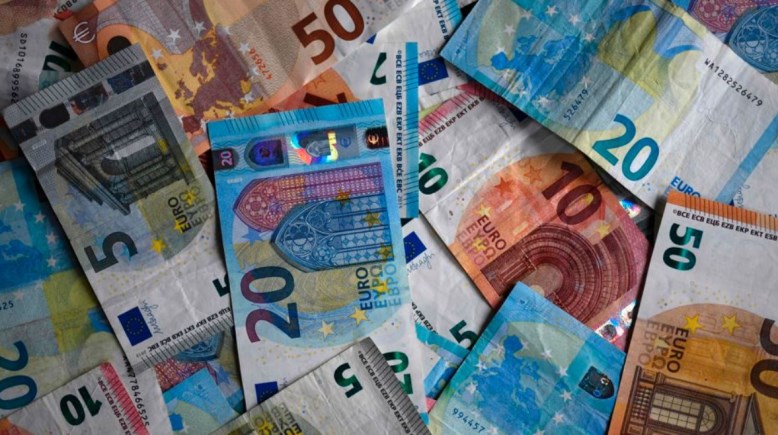  سعر اليورو أمام الجنيه 