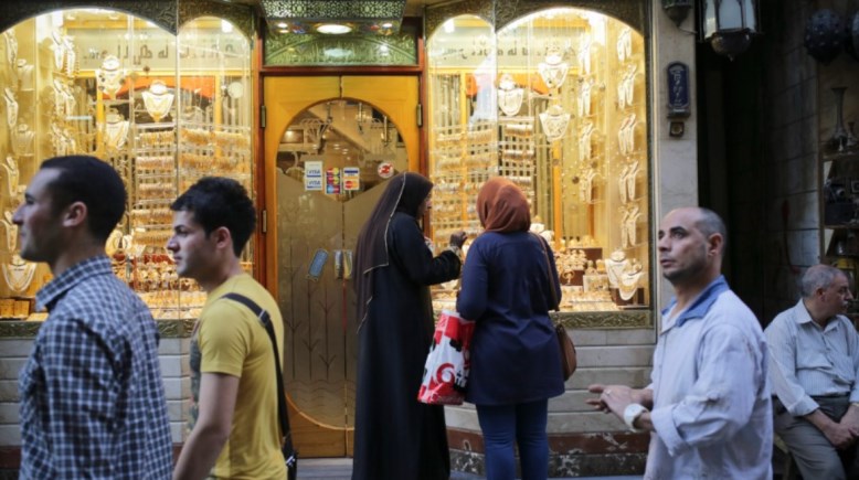 شراء المصريين الذهب