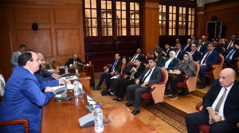 اجتماع لجنة الإسكان والإدارة المحلية والنقل بمجلس الشيوخ