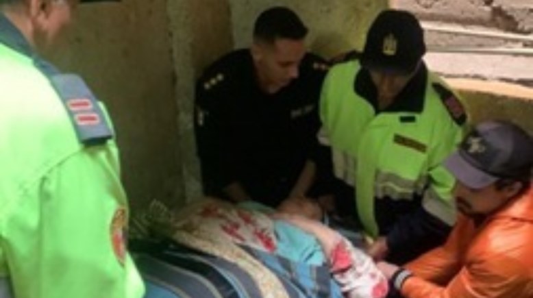 الشرطة تستجيب لإنقاذ زوجة مسنة وسيدة مريضة بالقاهرة