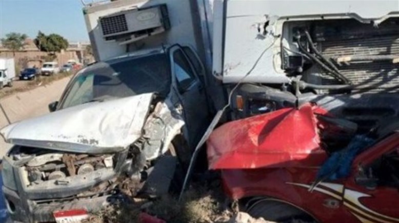 حادث تصادم بين سيارتي ملاكي وآخرى ربع نقل - أرشيفية 