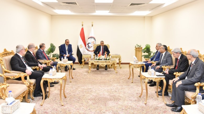 وزير الإنتاج الحربي المهندس محمد صلاح الدين، يسقبل نائب رئيس هيئة الصناعات الدفاعية التركية، جوكهان أوتشار
