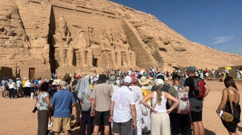 سائحون في مصر - أرشيفية