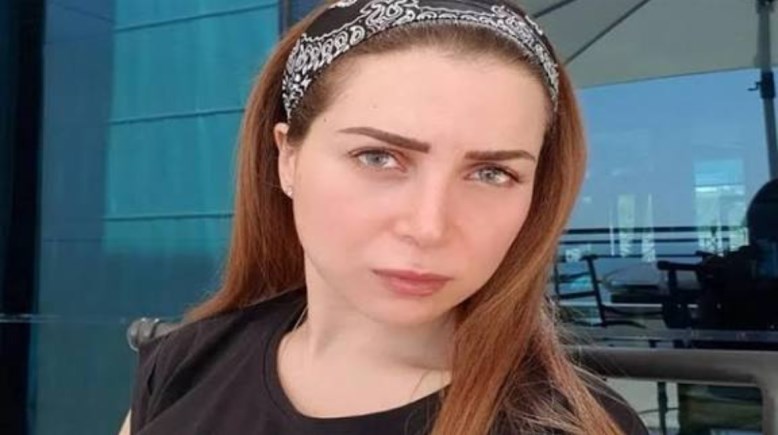 الفنانة مي عز الدين 