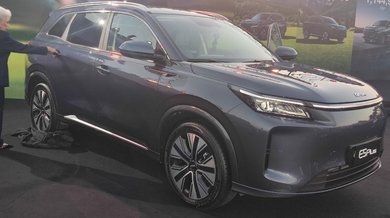 سيارة DFSK E5 PLUS