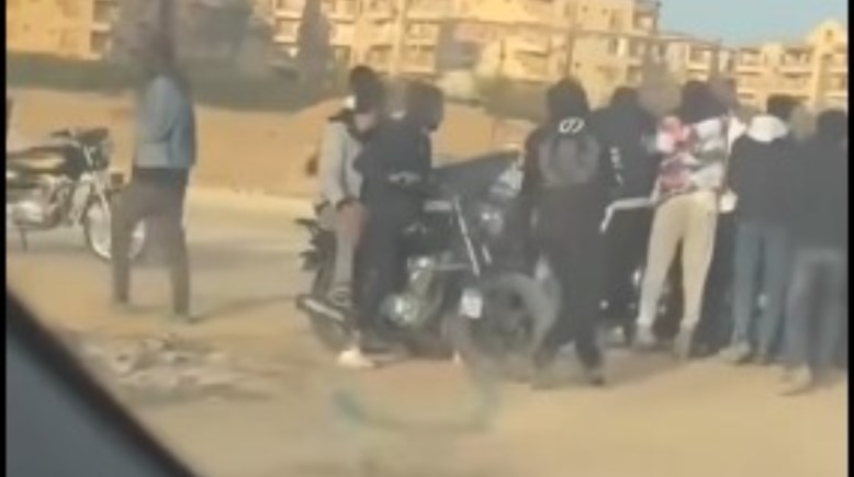 جانب من فيديو توزيع مواد مخدرة في منطقة 6 أكتوبر