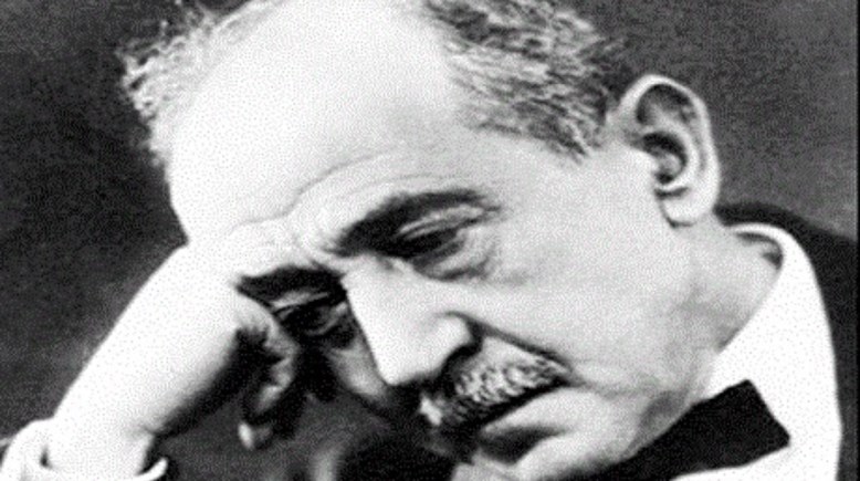 أمير الشعراء أحمد شوقي