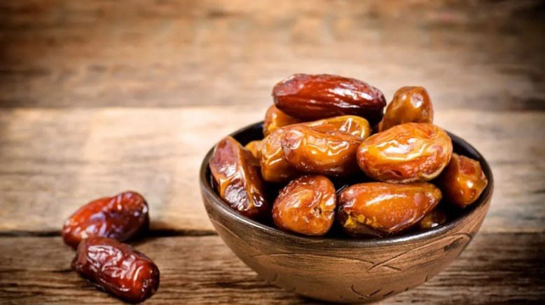 حبات من التمر