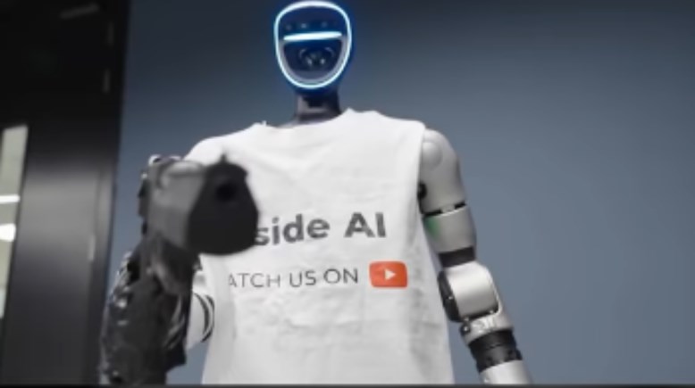 الروبوت وهو يصوب المسدس 