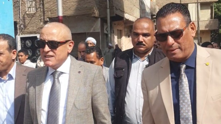 اللواء محمد فاضل رئيس جهاز حماية المستهلك بالأقصر والمهندس عبدالمطلب عمارة محافظ الأقصر 