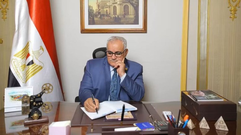 المرشح عن الدائرة الثالثة سنورس طامية، ممدوح الحسيني