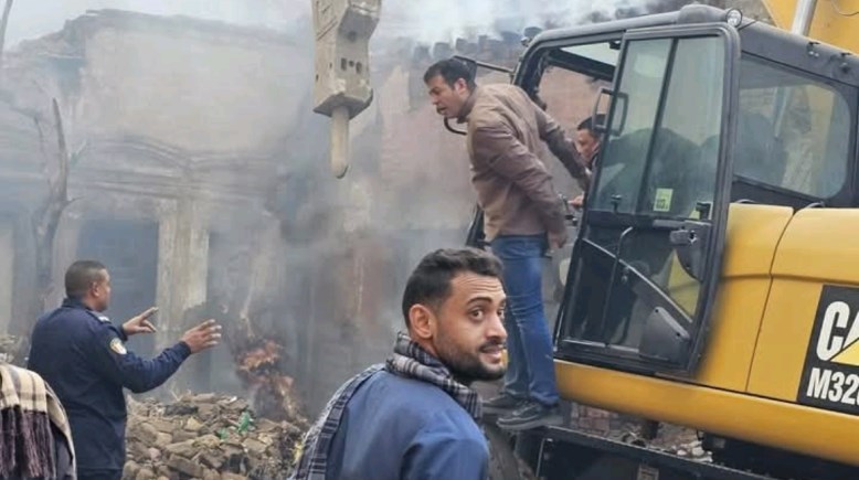 حريق ضخم في منزل مهجور بمنطقة حلقة السمك القِبلية بأسيوط