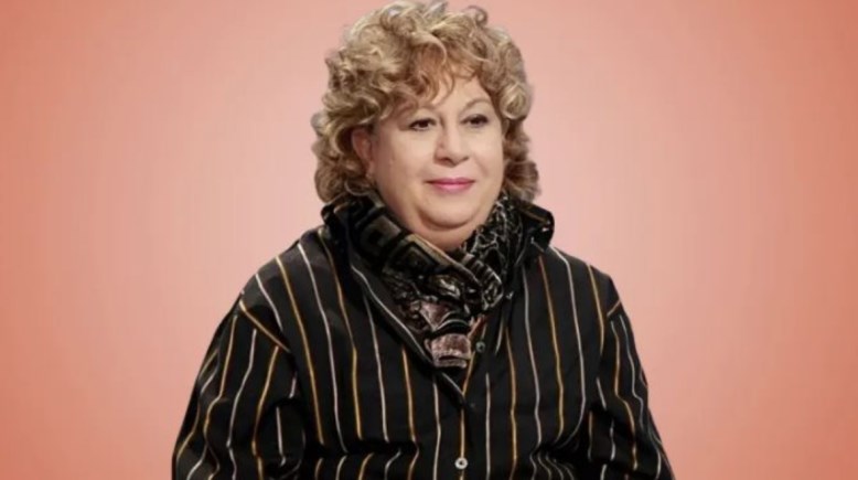  الفنانة سمية الألفي