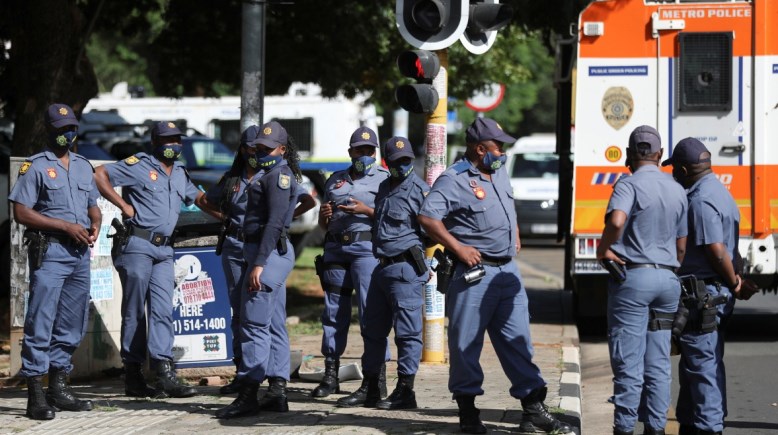 عناصر من شرطة جنوب أفريقيا