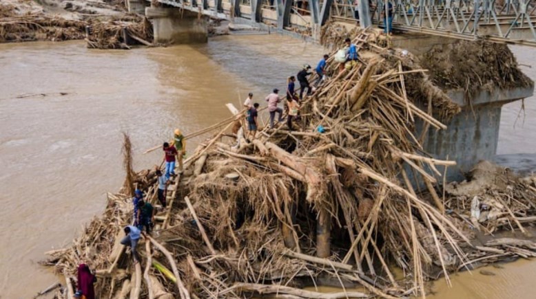 فيضانات إندونيسيا