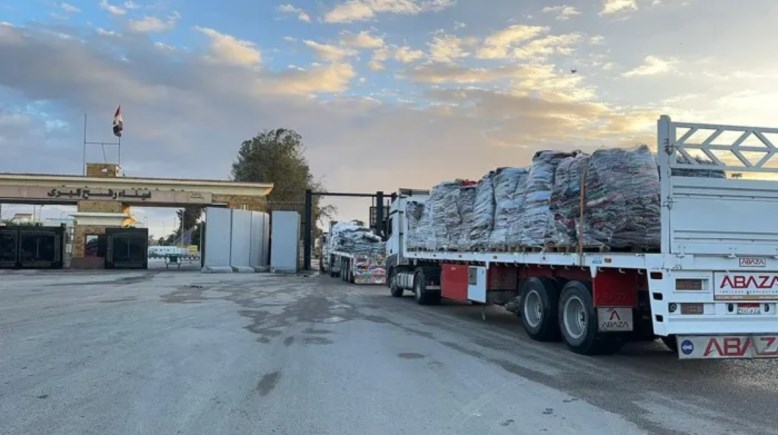 شاحنات المساعدات