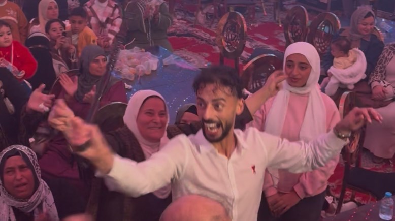 لاعب الأهلي أحمد عبدالقادر من حنته في الدقهلية