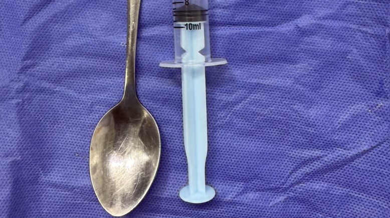 الملعقة بعد استخراجها