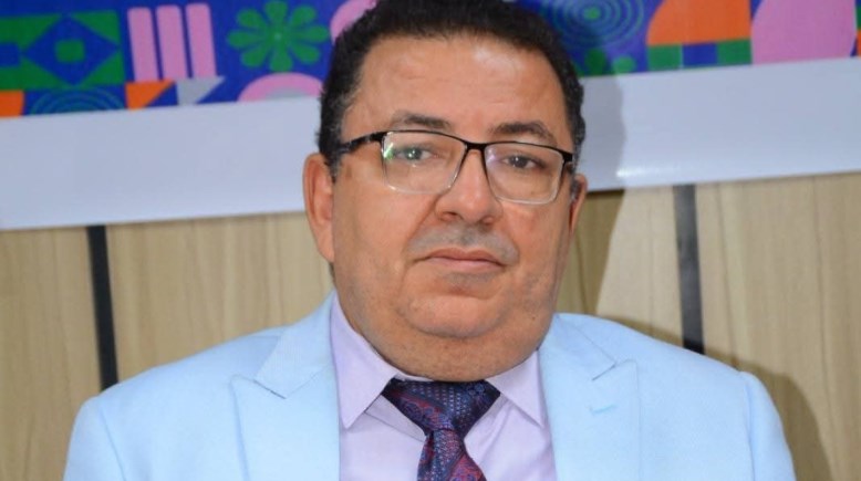 أستاذ القانون العام وعميد كلية الحقوق بجامعة أسيوط الدكتور دويب حسين صابر