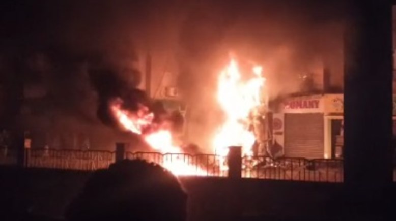 جانب من حادث سقوط تريلا من أعلى وصلة بالطالبية