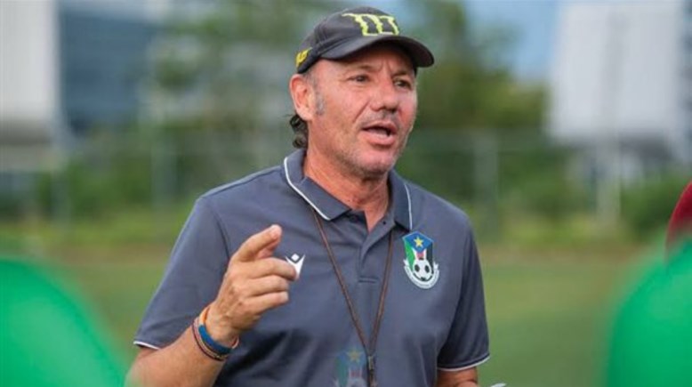 مدرب جزر القمر، ستيفانو كوزين