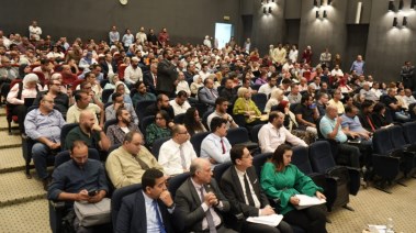  حوار مفتوح مع مستوردين وممثلي شركات الشحن الجوي بوزارة المالية